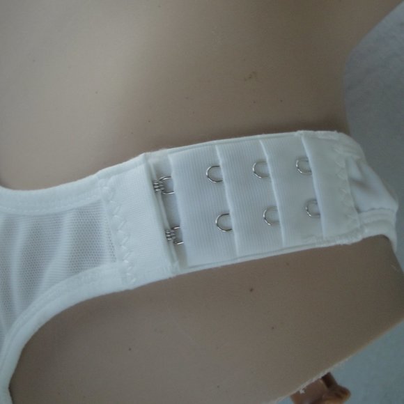 Embraced Bra White Women's Size XL very Adjustable with front closure - Picture 5 of 8